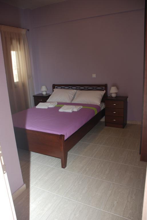 Marianna Apartments Néa Ródha Quarto foto