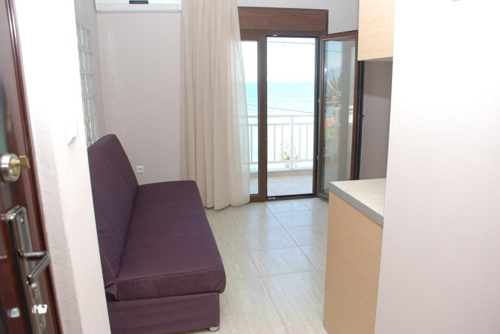 Marianna Apartments Néa Ródha Quarto foto
