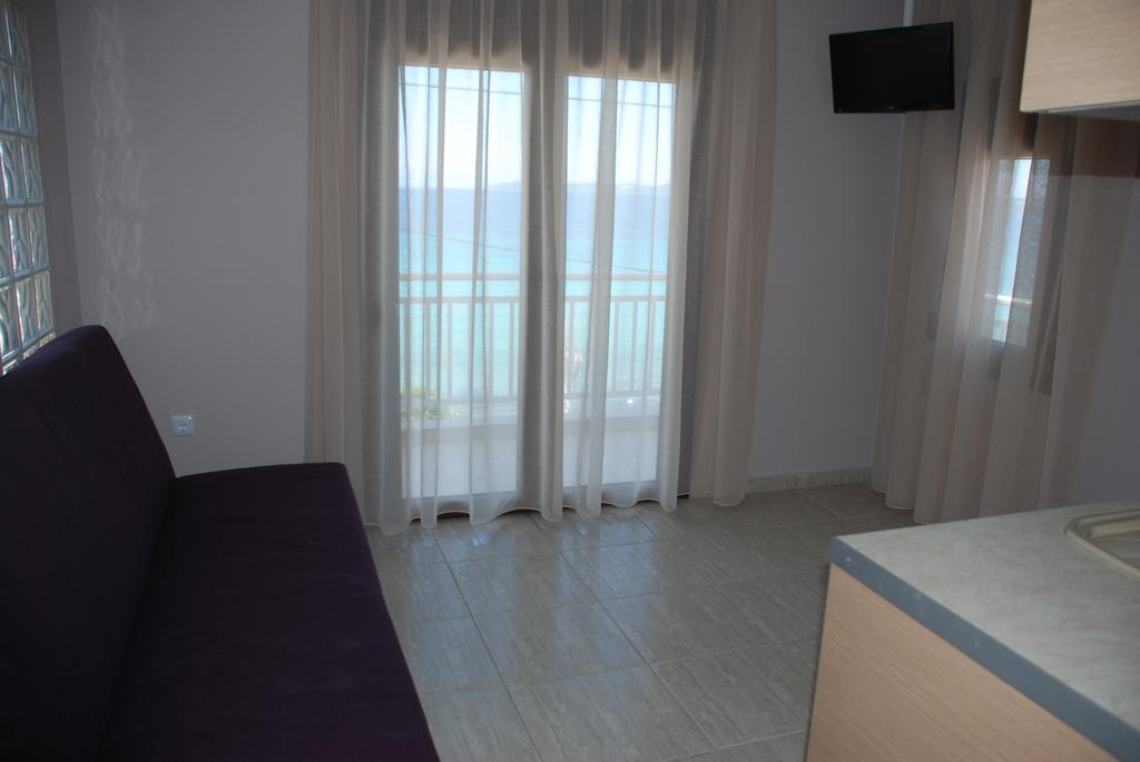Marianna Apartments Néa Ródha Quarto foto