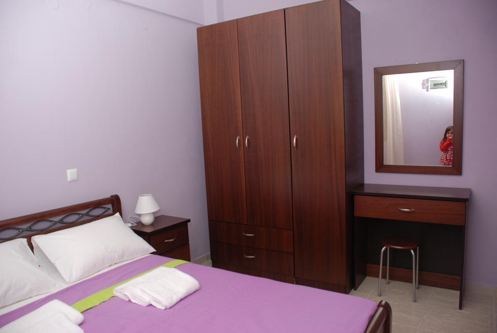 Marianna Apartments Néa Ródha Quarto foto
