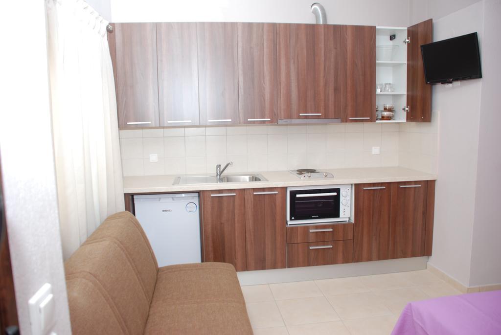 Marianna Apartments Néa Ródha Quarto foto